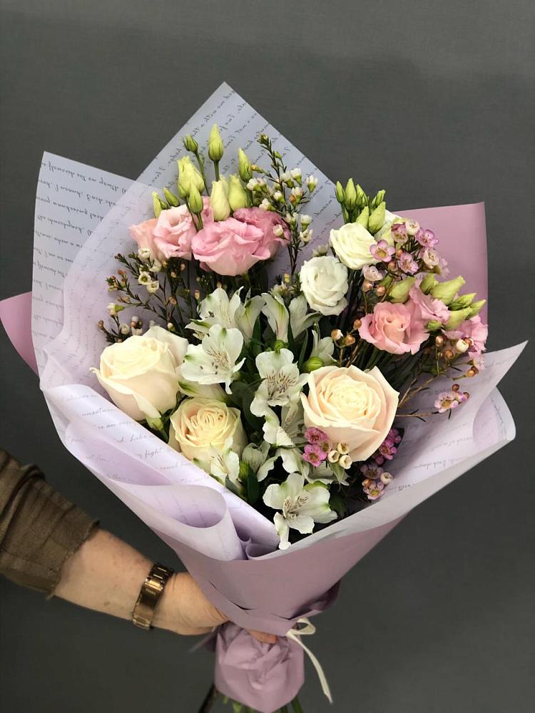 Букет цветов из: Альстромерии, Розы и Лизиантусы в Насадкино