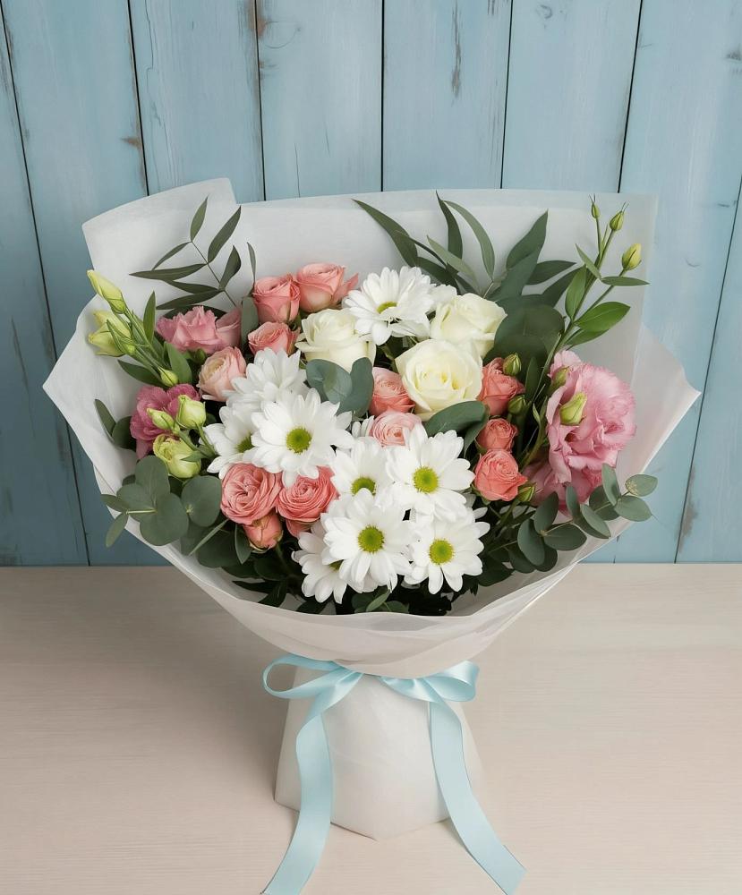 Букет цветов из: Розы, Лизиантусы и Хризантемы в Насадкино