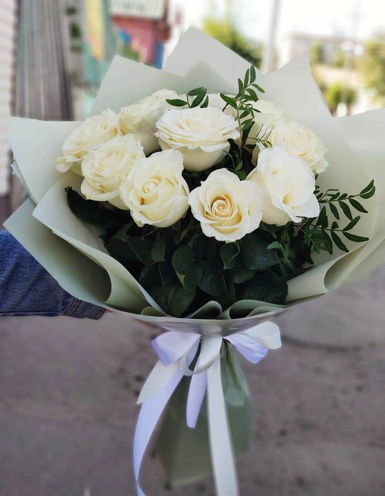 Букет Белые розы Проуд в Насадкино