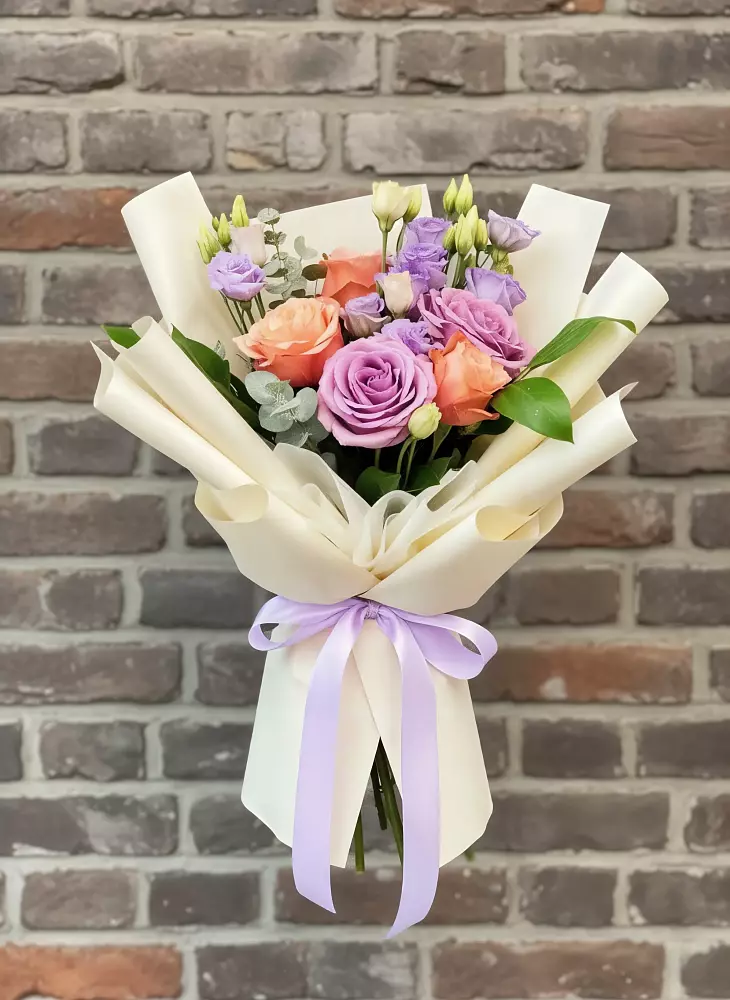 Букет цветов из: Лизиантусы и Розы в Насадкино