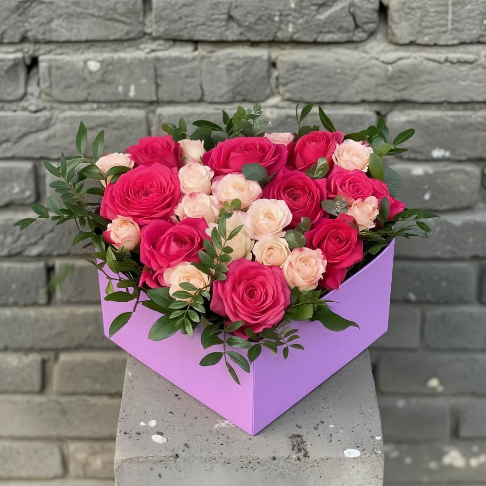 Цветочная композиция из Розы в коробке в Насадкино