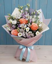 Букет цветов из:  Лизиантусы, Розы, Альстромерии и Гипсофила в Насадкино