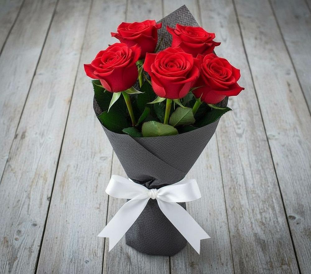 Букет 5 Красных роз Эдлесс Лав в Насадкино