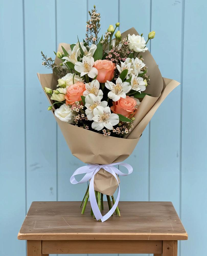 Букет цветов из: Альстромерии, Лизиантусы, Розы и Хризантемы в Насадкино